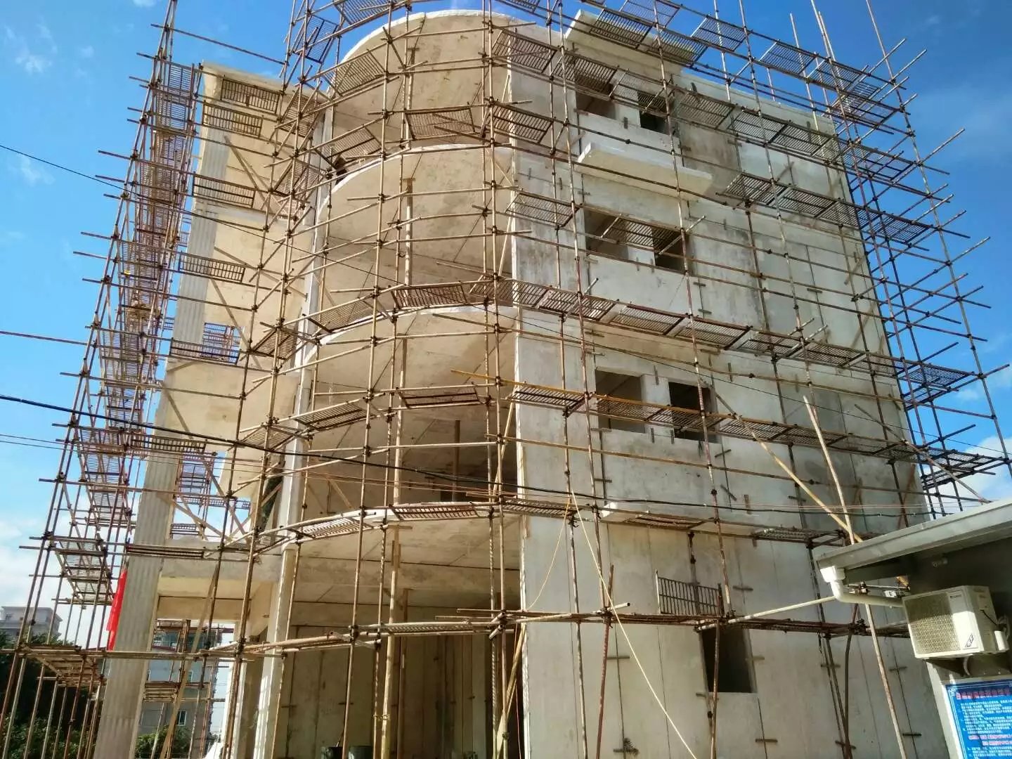 宁都星河绿色环保装配式建材在福建修建的五层别墅建筑